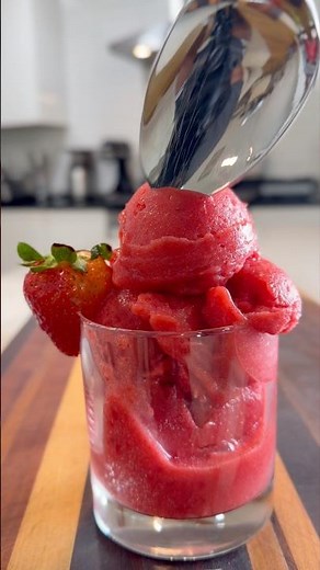 Homemade Strawberry Sorbet 🍓🍨 #food #foodie #shorts