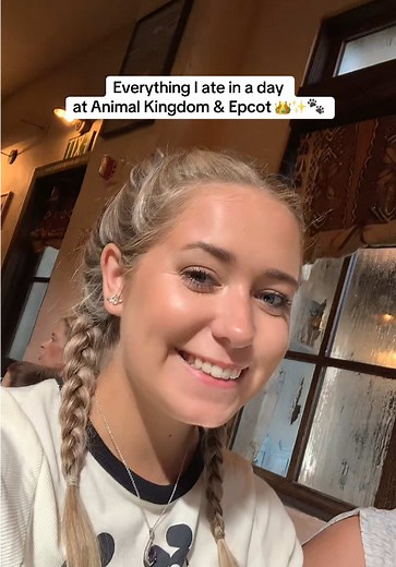 I never posted this amazing food from our DisneyWorld trip 🤩 This was our best experience at Disney, meeting the characters and having such good food 😋🫶🏼 #disneyworld #disneyworldtrip #wieiadrealistic #forthegirlies #disneylover #tuskerhouserestaurant #animalkingdom #whatieatinaday