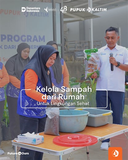 Mengubah tantangan sampah menjadi peluang keberlanjutan 🌱 Melalui pengelolaan sampah organik langsung dari rumah tangga, Pupuk Kaltim mendorong peran aktif masyarakat, khususnya Kelompok Wanita Tani dalam menciptakan lingkungan yang lebih sehat. Sampah diolah menjadi kompos dan media tanam, sekaligus mengurangi beban TPA. #FutureisOurs #PupukKaltimMasaDepanKita #PengelolaanSampah | PT Pupuk Kaltim