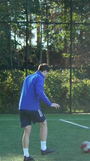 2.7K views · 1K reactions | The best center backs stay calm even...