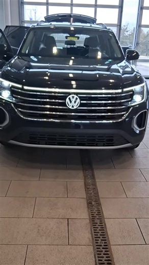 It’s #WalkAroundWednesday 🚙🚶🏾and here’s Stan showing off this 2024 Deep Black Pearl Volkswagen Atlas SE with Technology! With less than 48K miles and priced under $28,000, this vehicle won’t last long! Schedule your test drive today only at White-Allen Volkswagen! #vw #Atlas #Volkswagen #usedcarsforsale