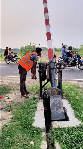 Hand lever operated level crossing system. #shorts #railway #railtrack #railroad #foryou