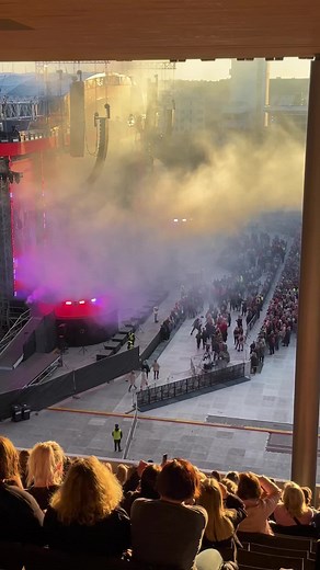 ”Mennään sit ajoissa sinne stadionille et ehditään näkee Erikan keikka” 🥲 #bailantai
