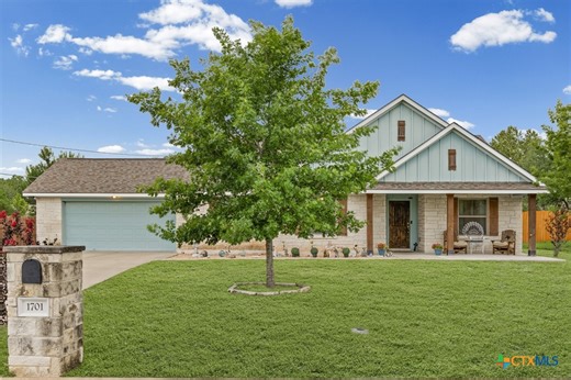 1701 Meadow Ln, Lockhart, TX 78644 - MLS 611799 - Coldwell Banker