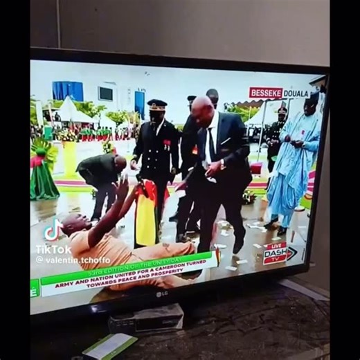 This paints a vivid picture of the relationship between Cameroonian Entertainers and the political class. No comment! #lesangokublog | DON ChaeuLe - Le Sangoku