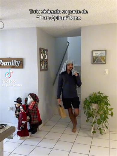 TUTU🪄 | BeBe TÚ ERES UNA @laperversa Y QUIERE QUE TE DE EL GORROCOSTERO🍆😈 SE TREPA ENCIMA EMPEZÓ A DAR VUELTA LA CBNA PARECE helicóptero 🚁 TOCO... | Instagram