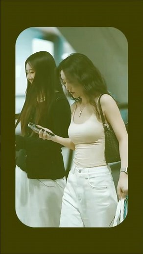 Beautiful Chick Going Home After Party 🎉💃 | 4K Douyin Night Vibes