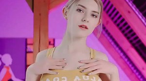 00后女星：伊娃·艾尔菲，少女感爆棚的“俄罗斯白狐”_哔哩哔哩_bilibili