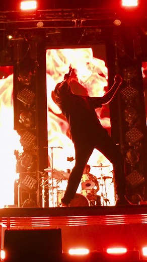 Watch The World Burn - Falling In Reverse Live Performance