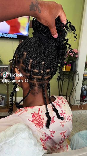 Bob length braids with curly ends 🥰🦋 #boxbraidsbob #knotlessbob #shortbraidscurlyends #braidswithcurlyends #mothertransformation #braids