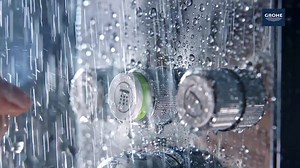 Stellt euch vor, ihr seid DJ und mixt die Funktionen eurer Dusche genau so, wie es euch gefällt! Drücken. Drehen. Duschen – mit voller Kontrolle über jede Facette von der Strahlart bis zur Temperatur. goo.gl/VEjtmP | GROHE