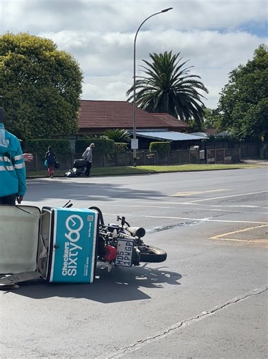 ‼️ACCIDENT‼️ A collision between a vehicle and a Checkers Sixty60 motorbike at the intersection of Impala Dr and Victoria Road. No injuries and authorities have been notified. Cause of the collision is unknown. | Newcastle Advertiser