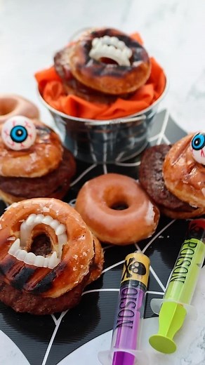 Donut Burger 🍩🍔 For Spooky Halloween Food, Let’s make these Monster Donut Burgers @scaleandtailor . . Halloween has officially hit my page, because of all the Halloween Food Ideas On The Brain, I’m going to need a month 👻🎃 let’s start off with these, MONSTER DONUT BURGERS. . . Donut Burgers check off both the sweet side of Halloween food as well as the spooky side - would YOU TRY ONE? Full recipe up on my site 🍟 . . . . . . . . . . . . . . 🔥 GRILL @louisianagrills Kamado . #Donut #Burger #
