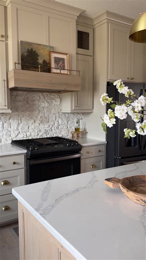 When you do your own DIY rock backsplash 🪨✨ #backsplash #homedecor #rock #diy #kitchen @Lowe’s