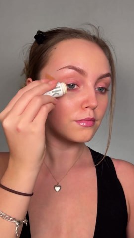 India Rose on Instagram: "Adding the orange felt like a risky move but I’m very glad I did it because these colours are just ✨✨✨ @glisten_cosmetics Wet Liners (INDIA20 for ££ off) * @milkmakeup Matte Bronzer in Baked * @aboutfacebeauty Matte Fluid Eye Paint (AFXINDIA for ££ off) * @toofacedlovestheuk Better Than Sex Mascara * @hudabeauty Easy Bake Loose Setting Powder in Cherry Blossom Cake * Products marked * have been gifted #graphicliner #colourfulmakeup #hudabeauty #wateraction"