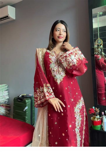 Pakistani Kurta Set Collection - Shop Now!