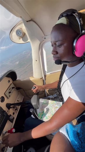 Some people get upset when I use paper maps as I fly, I was taught how to navigate with the paper maps and not gps. There are certain routes I know so well I don’t need a gps so I use the paper map just for reference here and there. PS: my iPad (with gps) is always on the plane with me 😂 #fblifestyle #DeadReckoning #Aviation