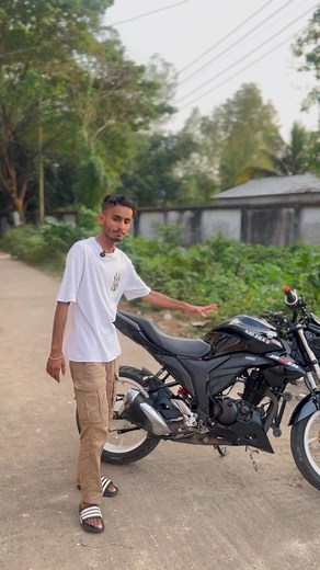 12K views · 253 reactions | Suzuki Gixer Monotone 155CC️ Running-10000km 2023 এর মডেল✅ কাগজ সেল রিসিট✅ মাত্র ১০০০০ হাজার কিলোমিটার চলছে✅ বাইক ১০০% ফ্রেশ কন্ডিশনে আছে✅ Location: Habiganj✅ Number: 01302703345 | Hafijur Rahman | Facebook