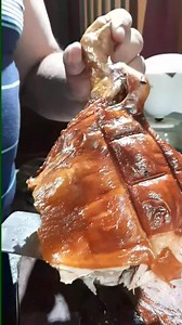 COMO ADOBAR UN LECHÓN!🔥 Hola amigos! Hoy @willycocina trae un mini tutorial para adobar tremendo lechón para estas fiestas! ❤ INGREDIENTES: Sal, pimienta, aceite, vinagre, aji picante en aceite, dientes de ajo, ají molido,pimentón, romero 🙌🏻 ✅ Recomendamos dejarlo marinar 24 hs o la noche anterior en la heladera! 🙌🏻 ⁣⁣ ✅ Decime en los comentarios que te parece! Recordá GUARDAR Y COMPARTIR EL VIDEO con tus amigos! 💣 ⁣⁣⁣⁣ ⁣⁣✅ USTEDES COMO LO ADOBAN? Leemos sus consultas en los comentarios! �