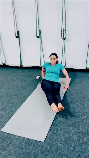 Windshield Wiper Excercise #core #coreworkout #challenge #calisthenics #balance #fitness #acroyoga