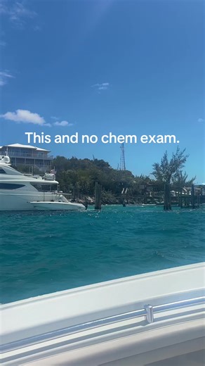 the trip made it out the gc #bahamasmamas #springbreak #freshmanyear