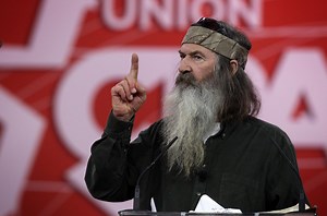 Phil Robertson Says Interesting Things at CPAC, Bemoans Non-Christians in White House