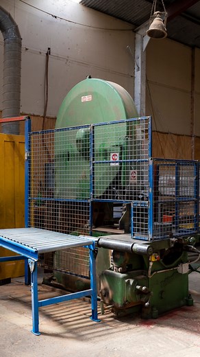 1.1M views · 9.4K reactions | There’s a quiet kind of discipline behind great timber. And it starts with the tools ⚙️ Keeping our bandsaw in peak condition means we can deliver cleaner cuts, less waste, and more of the good stuff in every piece. Looking for quality reclaimed timber that’s cut with care and built to last? Send us a DM or stop by the yard. We’re always up for a chat about your next project! | Timberzoo | Facebook