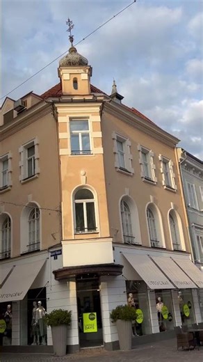 A wonderful daily ritual in Klagenfurt, Austria ! Ежедневный ритуал города Клагенфурт , Австрия !