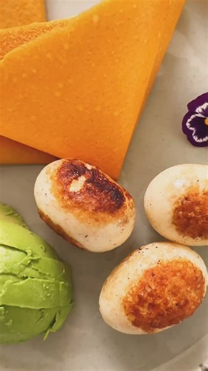 NUCO (Nücoconut) on Instagram: "Crispy-edged egg + creamy avocado + coconut turmeric wrap = keto bliss. We hard-boil the eggs, sear them in butter for those golden edges, then fold into a NUCO Coconut Turmeric Wrap with smashed avocado. Simple. Satisfying. Low-carb. Why it hits: protein + healthy fats, buttery crunch, low carb, no grains. Where to buy: Sprouts Farmers Market (nationwide). Tap to find your store + tag us in your wrap! 🛒 Save this for meal prep • Share with your keto budd