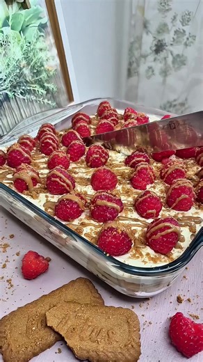 Lotus Raspberry Tiramisu The full step-by-step recipe is on my website, magicalkitchen.it. Tap the link in my bio, then search for Lotus Raspberry Tiramisu. You can also search: Lotus Raspberry Tiramisu magicalkitchen.it Comment “YES” or “RECIPE” and I’ll send you the full free recipe link.