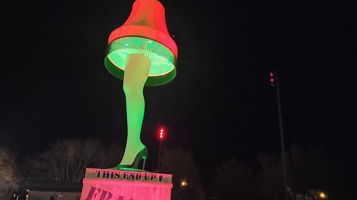 On 'A Christmas Story's' 40th anniversary, 50-foot leg lamp is a kick for an Oklahoma town