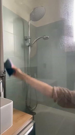 NETTOYER UNE PAROI DE DOUCHE - HOMSENS.FR #menage #salledebain #nettoyage