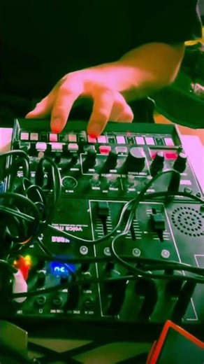 Distortion Boss DS-1 on Korg volca kick generator