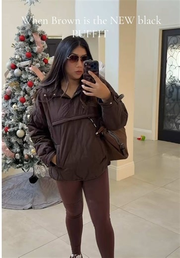 This puffer is actually repelling rain better than my real raincoat 😂💧 It’s lightweight, warm, water-repellent, stain-resistant, and machine washable… basically the only jacket I trust when the weather acts up. Check your price because TikTok is showing everyone something different today 👀🧥✨ #WaterRepellent #PufferJacket #TikTokShopFinds #FallFashion #puffit