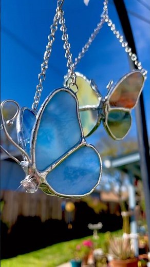 Make 3D Stained Glass Butterflies (Easy DIY) #stainedglass #suncatchers #diy #glasshalo