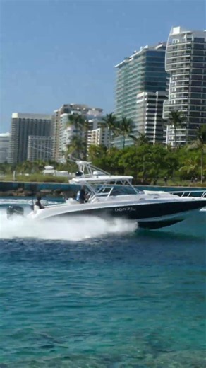 DONZI!!!!! AT HAULOVER INLET