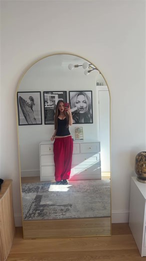 Scarlett Red Color Explained