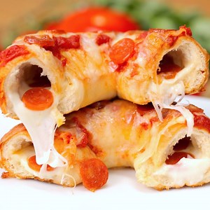 553K views · 1.8K reactions | Stuffed Crust Pizza Bagels | Twisted | Facebook