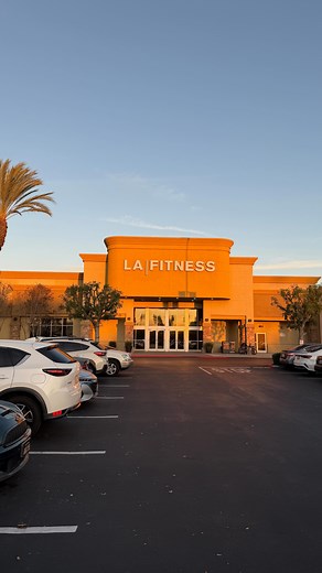 Here for the vibes and good lighting 🌅 | LA Fitness