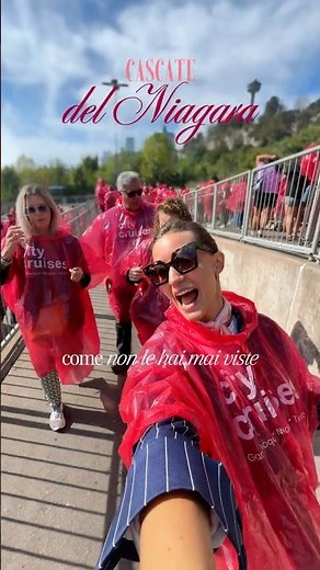 Boat tour SOTTO le Cascate del Niagara 🤯