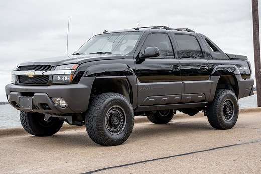 No Reserve: 10k-Mile 2003 Chevrolet Avalanche 2500 4x4