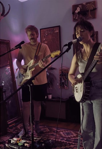 Experimenting with the classic Coo Coo Bird. #banjo #banjoplayer #bandpractice #clawhammerbanjo #coocoobird #songwriter #singersongwriter #appalachianmusic