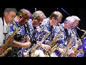 波路はるかに Sail Along The Silvery Moon.Performed with Billy Bourne Orchestra