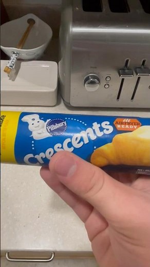 How To Open A Pillsbury Crescent Tube!