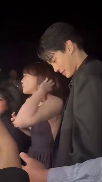 WATCH | “Under Parallel Skies” stars Win Metawin and Janella Salvador’s reaction after watching the film on its premiere night at SM Megamall Cinema 3 on Tuesday, April 16. For more entertainment news updates, visit manilastandard.net/category/showbitz. | Manila Standard Life and Show