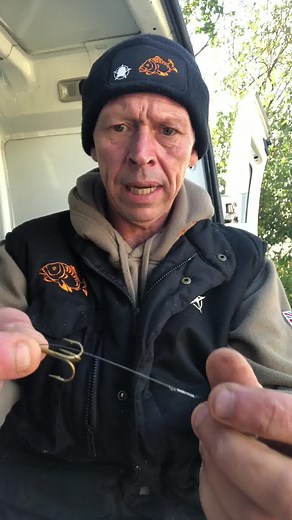 HOW TO TIE A WIRE TRACE FOR PIKE FISHING | Bald Builders Retro