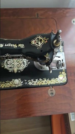 Vintage Singer Sewing Machine (Model 66) #sewingmachine