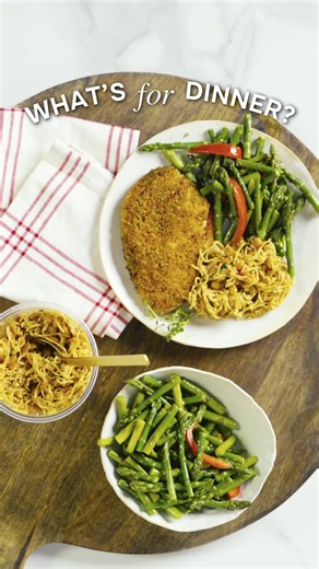 A little help from The Fresh Market makes dinner a whole lot easier. Pecan-crusted chicken, steamer bag veggies and Thai Noodle Salad from the Deli. Just cook, serve and enjoy. ✨