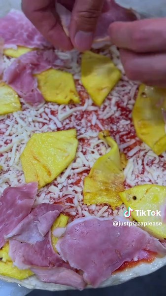 Pineapple Pizza Making: A Delicious Recipe Guide