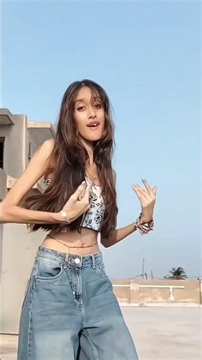 Dj Wale Babu Mera Gaana Baja Do #bolleywoodsong#dance#youtubeshorts#badshah #rapperbadshah#youtuber